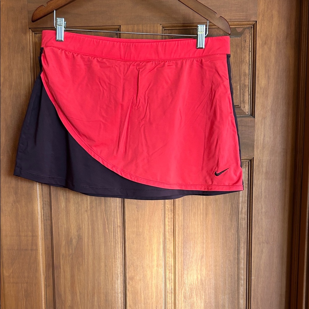 Nike Two-Tone Red and Brown Athletic Skirt